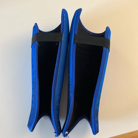Mazon Elite Field Hockey Shin Guards Size L - Picture 3 of 4